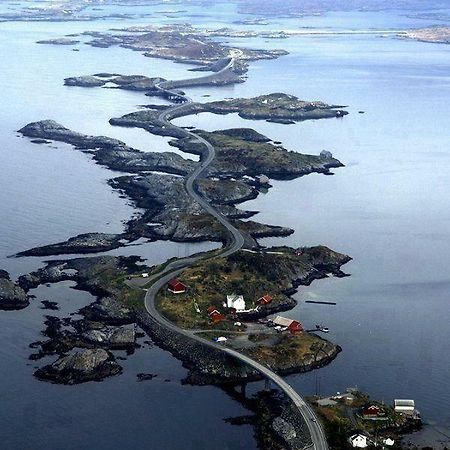 Leite Gard Near Atlantic Road In Hustadvika Lyngstad Esterno foto