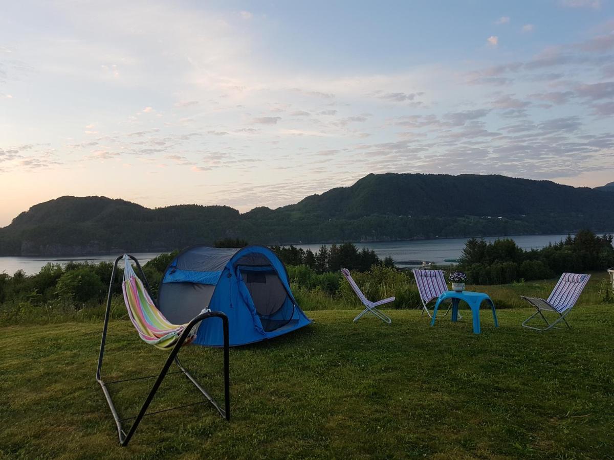 Leite Gard Near Atlantic Road In Hustadvika Lyngstad Esterno foto