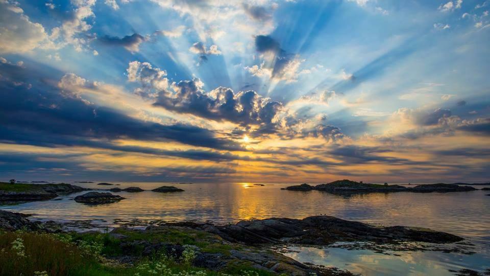 Leite Gard Near Atlantic Road In Hustadvika Lyngstad Esterno foto
